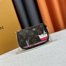 LV Clutch Bags